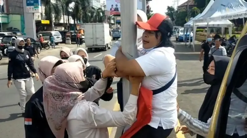 Polisi mengamankan seorang wanita