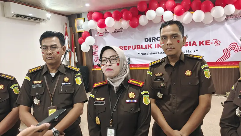 Kejari Kota Depok Rayakan HUT ke-79 RI Lewat Aksi Peduli Lingkungan