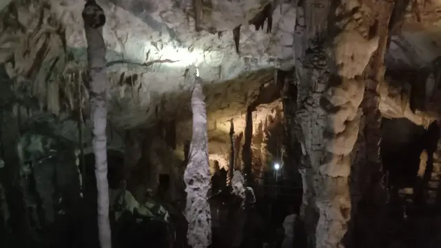 Bebatuan goa Angin