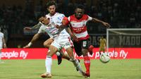 Madura United kalah 0-1 dari Bali United di Stadion Gelora Madura, Pamekasan, Selasa malam (20/8/2019). (Bola.com/Aditya Wany)