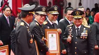 Peringati hari jadi yang ke 78, Inspektur Jenderal Kementerian Hukum dan HAM (Kemenkumham) Razilu mendapatkan penghargaan Karya Dhika Lokatara Kemenkumham