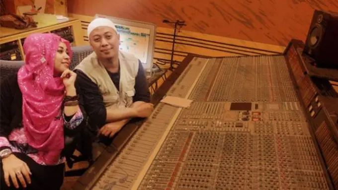 [Bintang] Dian Rositaningrum dan Opick