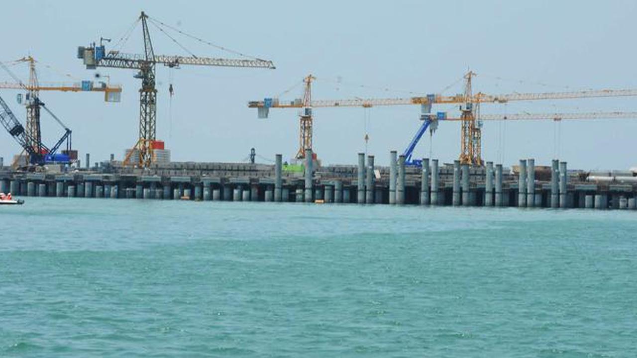 Pelabuhan sebagai pendukung utama poros maritim