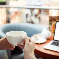 Hanya keledai yang jatuh ke lubang yang sama. Kamu sebagai manusia jangan sampai begitu, ya. (Sumber foto: pexels.com)