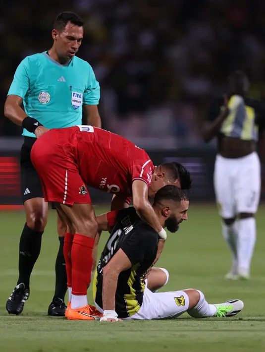 <p>Al Ittihad berharap cedera Benzema tidak parah karena pemain tersebut adalah sosok kunci bagi juara bertahan Liga Arab Saudi tersebut. (Abdel Ghani BASHIR/AFP)</p>
