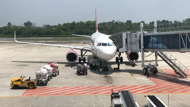 Salah satu pesawat di Bandara Sultan Syarif Kasim II Pekanbaru.