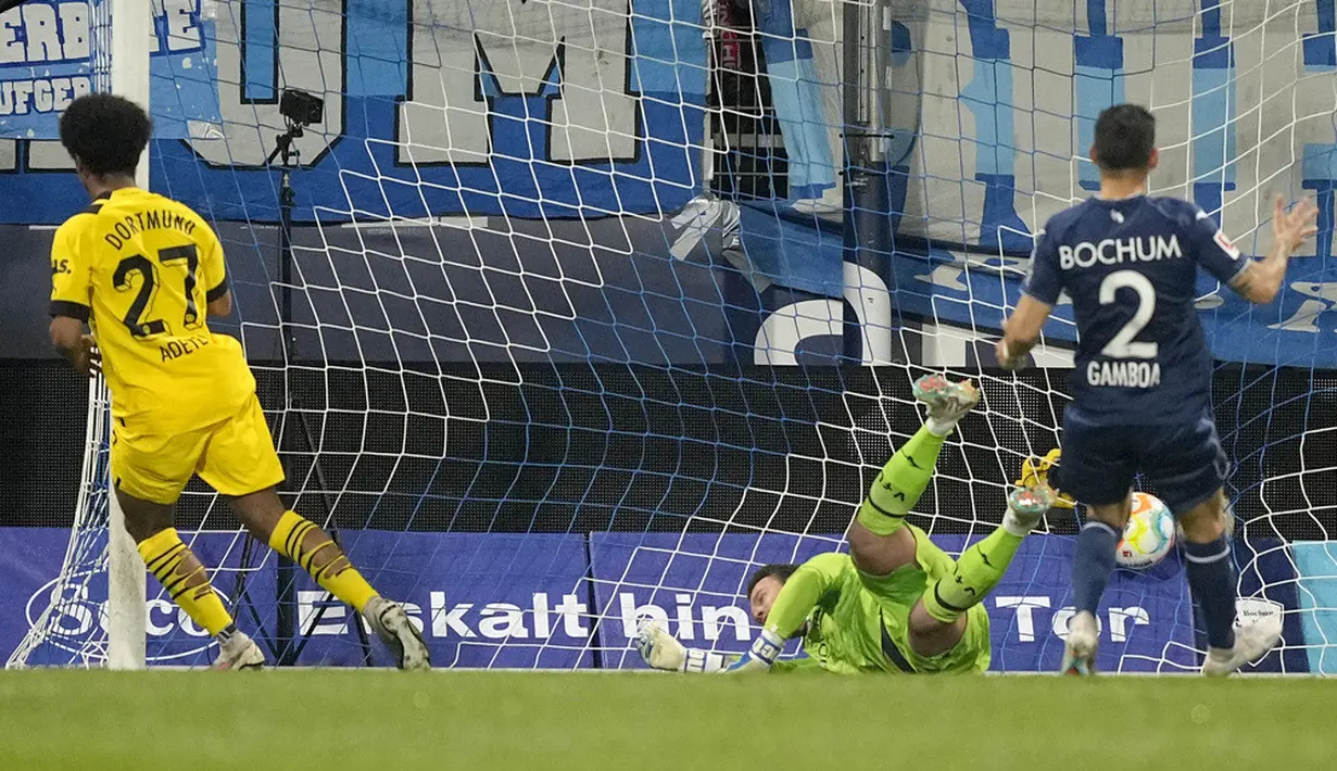 <p>Gol tunggal Borussia Dortmund dicetak oleh Karim Adeyemi. Kemudian gol tuan rumah ke gawang pasukan Edin Terzic dicetak Anthony Losilla. (AP Photo/Martin Meissner)</p>