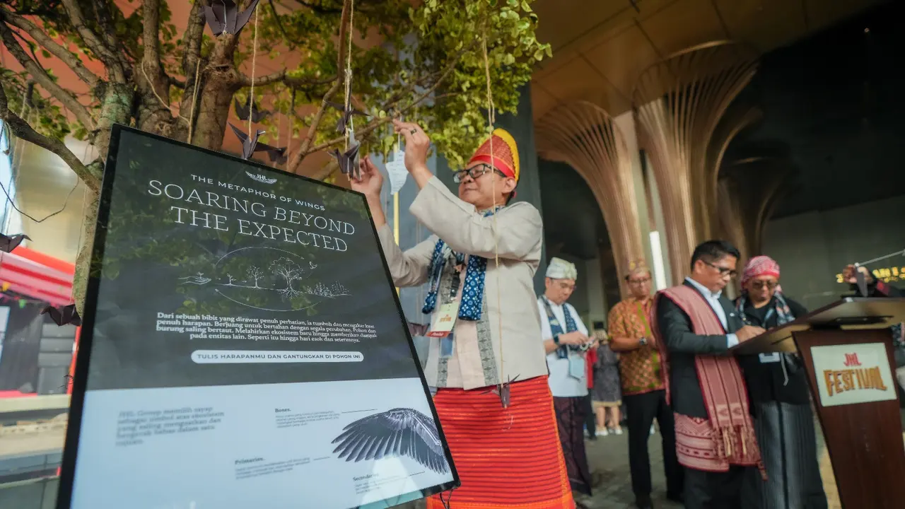 Rayakan HUT Kemerdekaan RI ke -81 Lewat Pameran Wastra dan Pohon Harapan