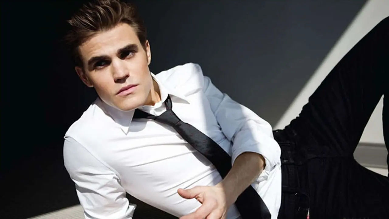 paul-wesley-131225b.jpg
