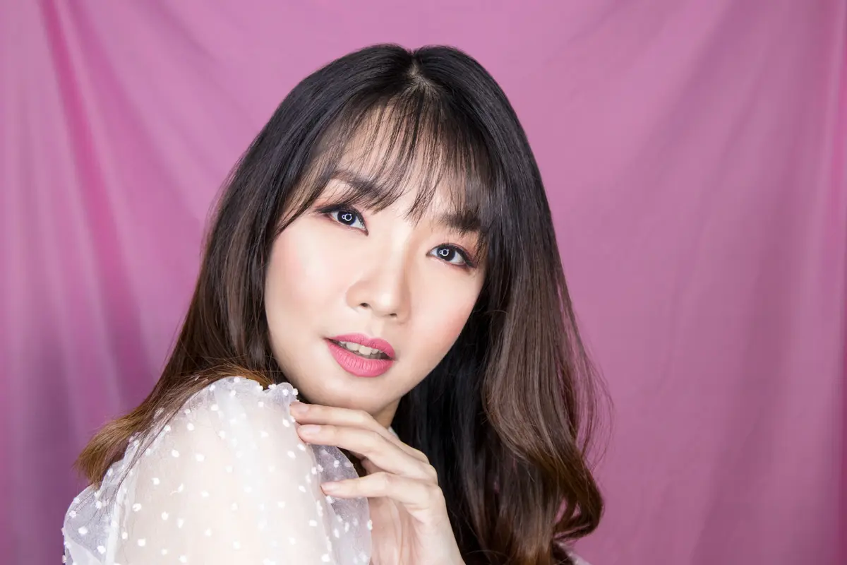 Tutorial Makeup untuk Tampil Cantik Glowing di Hari Valentine