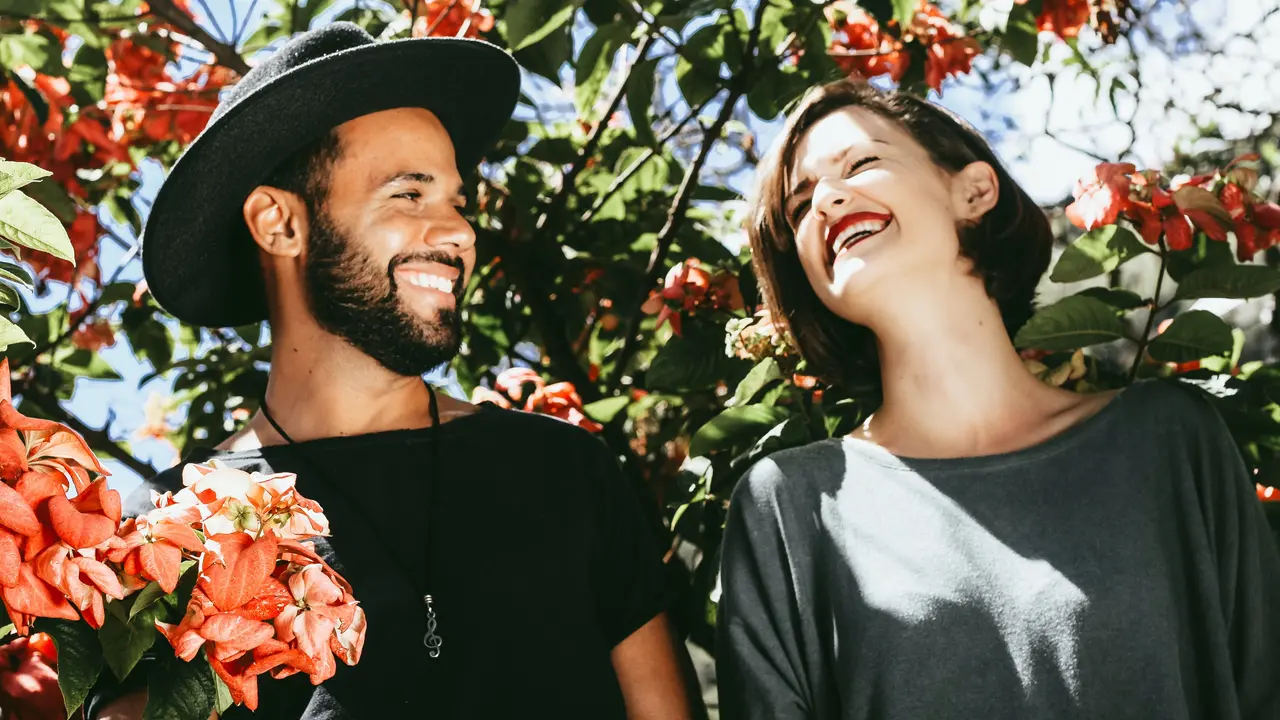 Punya Selera Humor yang Tinggi, Ini 7 Cara Memikat Hati Gemini