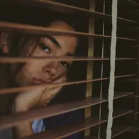 Ilustrasi sedih, kecewa, patah hati, putus cinta, terluka. (Photo by Joshua Rawson-Harris on Unsplash)