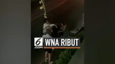 Sekelompok warga negara asing terlibat keributan di Sanur, Bali. Beberapa karyawan toko di sekitar lokasi turun tangan melerai para bule tersebut.