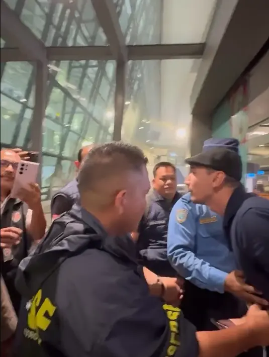 Steven di tangkap di Thailand atas kerja sama Polri dengan Kepolisian Thailand (Royal Thai Ploice). Divisi Hubungan Internasional (Hubinter) telah mencari ke beberapa negara. Dan akhirnya ditemukan di Bangkok, Thailand. [Instagram/inijedar]