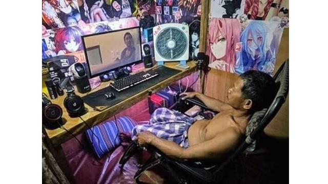 6 Kelakuan Nyeleneh Bapak-Bapak Saat di Rumah Ini Bikin Tepuk Jidat