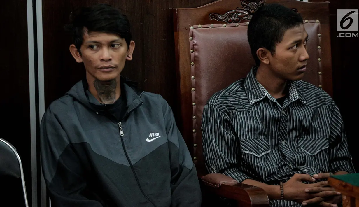 Pengamen korban salah tangkap kasus pembunuhan di Cipulir menghadiri sidang lanjutan praperadilan di Pengadilan Negeri Jakarta Selatan, Selasa (23/7/2019). Sidang ini beragenda menanti jawaban dari termohon, yakni Kejati DKI, Polda Metro Jaya, dan Kementerian Keuangan. (Liputan6.com/Faizal Fanani)