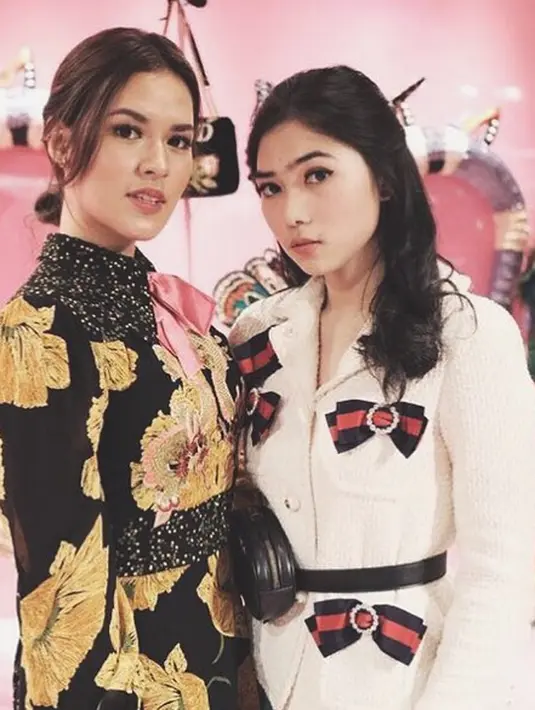 Di kalimat yang bertuliskan dengan bahasa Inggris, Isyana mengatakan ini adalah tahun yang indah untuknya. Menang sebagai the Best Composer of the year 2017 merupakan hal yang membanggakan untuknya. (Instagram/raisa6690)