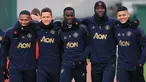 Pemain Manchester United, Antonio Valencia, Ander Herrera, Eric Bailly, Romelu Lukaku dan Marcos Rojo saat mengikuti sesi latihan di kompleks Pelatihan Carrington, Inggris (11/12). MU akan melawan Valencia di Liga Champions. (AFP Photo/Lindsey Parnaby)