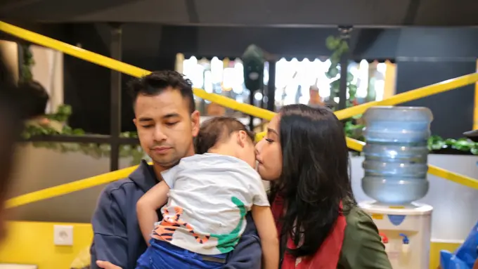 [Bintang] Raffi Ahmad, Rafathar dan Nagita Slavina  