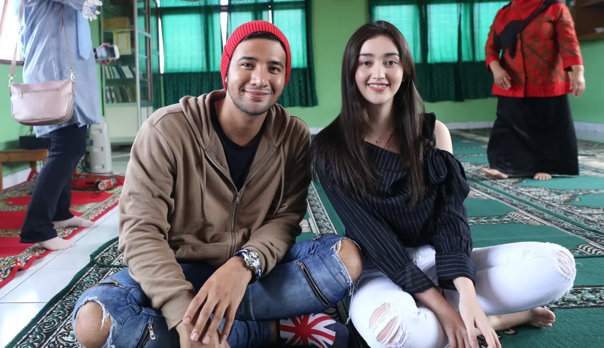 "Kita memang semalam kelar sampai setengah satu, dan sampai rumah itu jam 1 lah ya. Karena memang kita adegannya hujan-hujanan juga," ujar Ranty. (Nurwahyunan/Bintang.com)