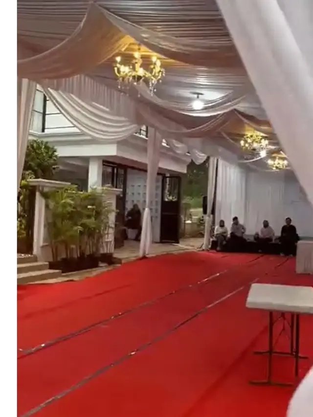 6 Potret Suasana Pengajian 40 Hari Wafatnya Mpok Alpa di Rumah Baru, Penuh Khidmat