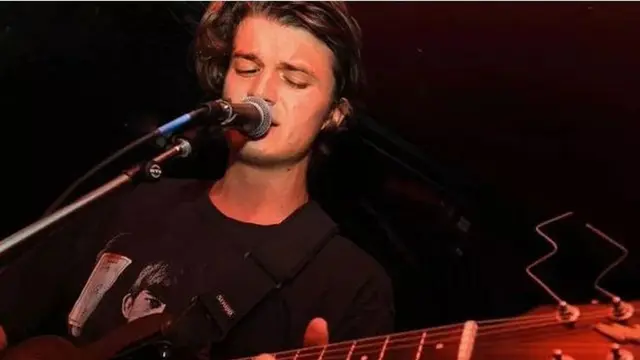 [Bintang] Joe Keery
