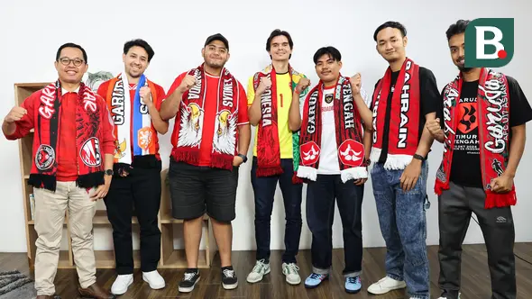 Perwakilan Garuda Australia, Garuda Qatar, Garuda Bahrain, Garuda Buana, Garuda Holland, Garuda Japan di Kantor Redaksi Bola.com, Jakarta, menjelang laga Timnas Indonesia versus Bahrain, Minggu (23/3/2025). (Bola.com/Abdul Aziz)