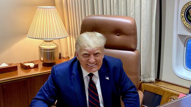 Presiden AS Donald Trump dalam kunjungan ke Philadelphia.