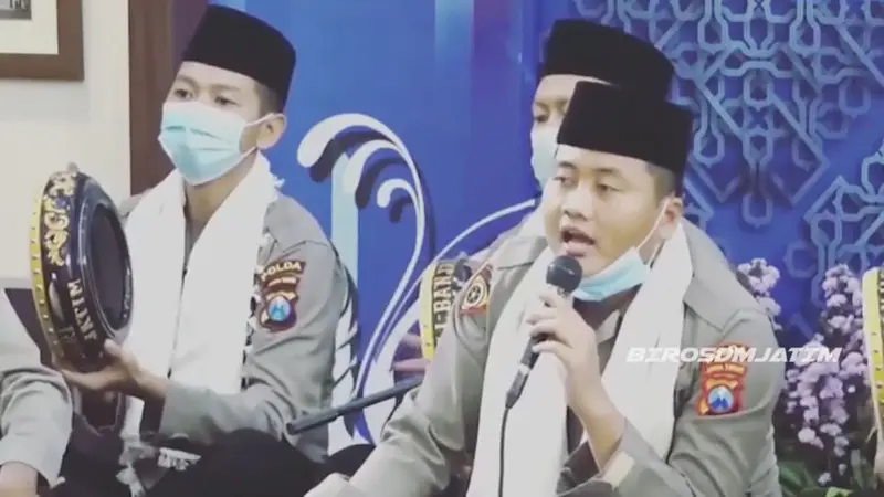 Polda Jatim akan menggelar rekrutmen Polisi Santri, yaitu rekrutmen Proaktif Bintara Polri yang berasal dari lulusan Pondok Pesantren. (Dian Kurniawan/Liputan6.com).