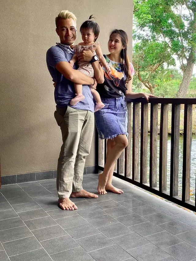 [Fimela] Eza Gionino dan Meiza Aulia Coritha