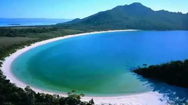 Pantai Selong Belanak