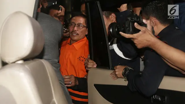 Bupati Cirebon Purwadi Sastra Resmi Ditahan Komisi Pemberantasan Korupsi (KPK)