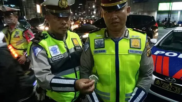 Aksi Warga Palembang Kabur Tinggalkan Sepeda Motor dan Paket Ganja Saat Dirazia