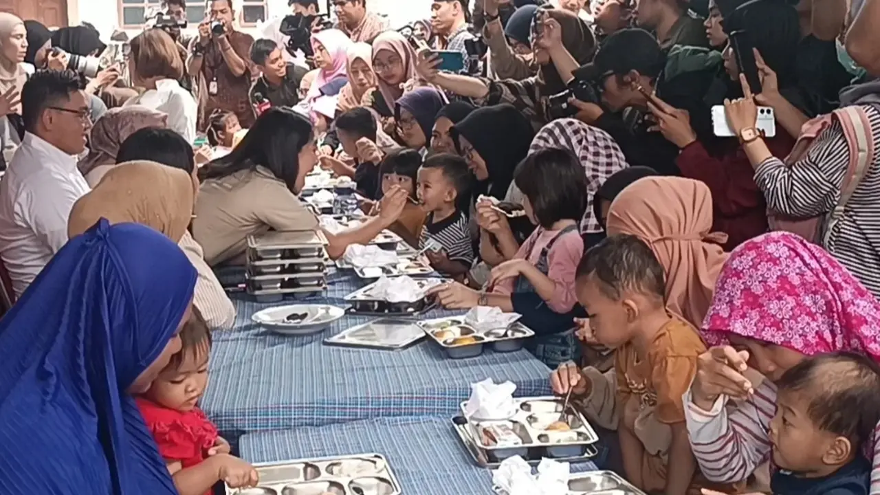 Program Makan Bergizi Gratis (MBG) mulai diberikan kepada ibu hamil, ibu menyusui dan kelompok bayi di bawah usia lima tahun (balita), Jumat (10/1/2025).