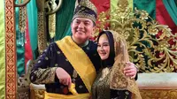Kapolda Riau Inspektur Jenderal Mohammad Iqbal usai ditabalkan menjadi Datuk Seri Jaya Perkasa Setia Negeri. (Liputan6.com/M Syukur)