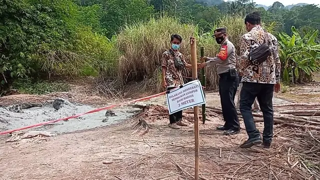 Semburan Lumpur Bercampur Gas di Cirebon Jadi Wisata Dadakan Masyarakat