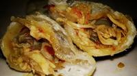 Cireng isi spageti. (dok. Instagram @jliciousjajan/https://www.instagram.com/p/B0u07-7JY4K/)