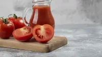 Ilustrasi jus tomat lezat | copyright freepik.com/azerbaijan-stockers