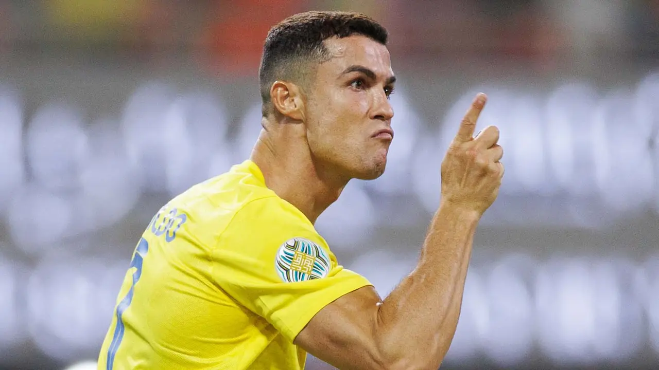 Foto: Memang Mental Juara, Cristiano Ronaldo Bawa Al Nassr Juara Liga Champions Arab