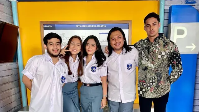 Dikabarkan Dekat, Ini 6 Potret Kebersamaan Rachel Vennya dan Salim Nauderer