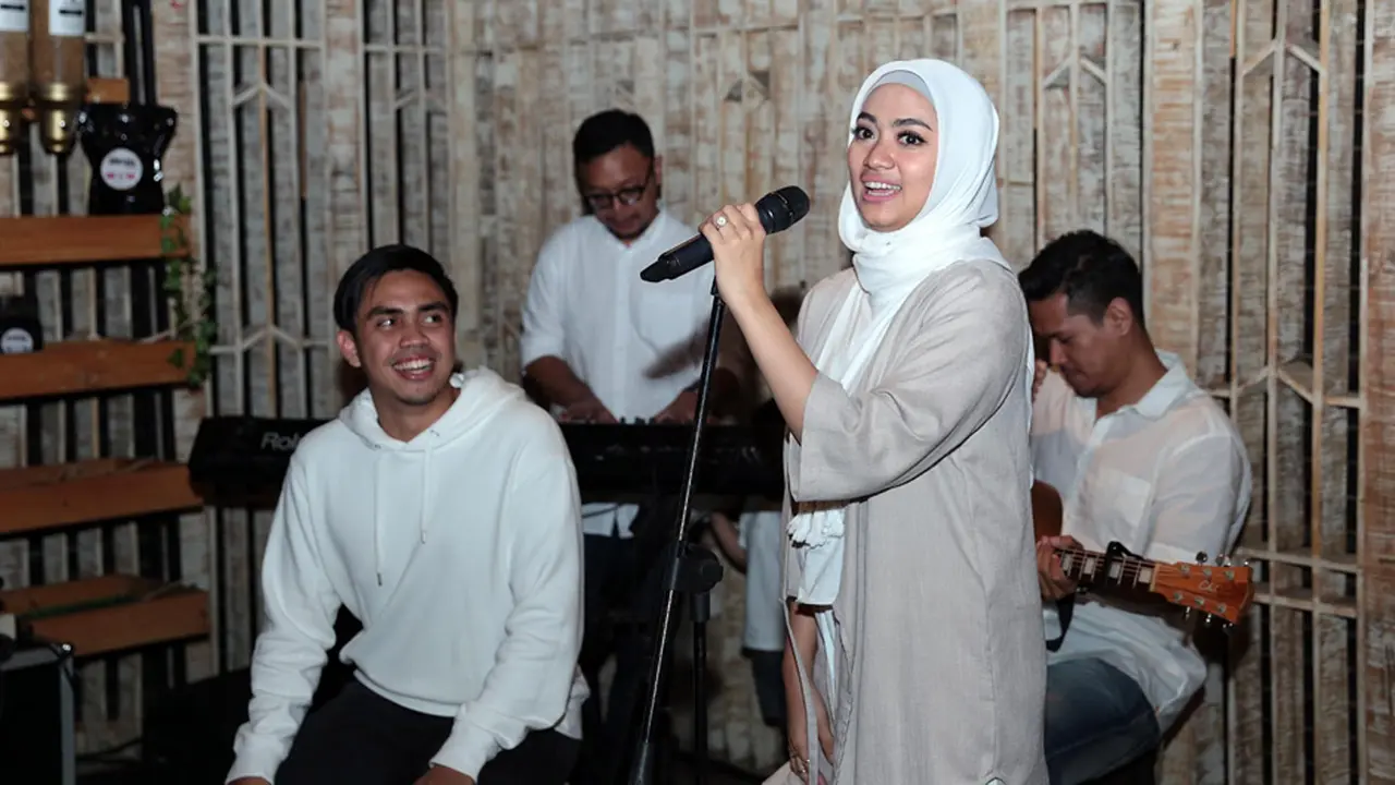 [Bintang] Kekompakan Ayudia Bing Slamet dan Ditto dalam Berkarya