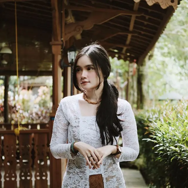 7 Potret Fanny Soegi, Pelantun 'Asmalibrasi' yang Viral di TikTok