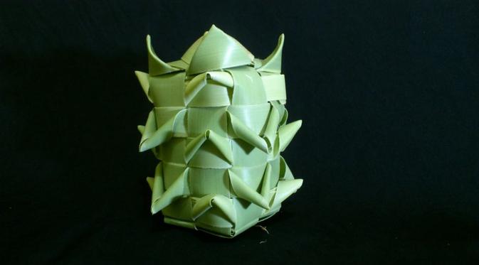 022014900_1650977055-767835-1000xauto-bentuk-ketupat-unik-