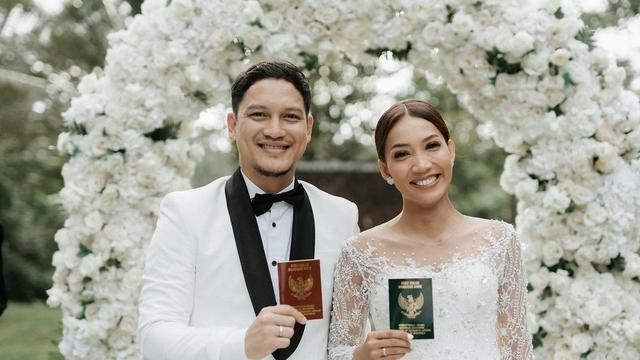 Kenya Nindia Elsa menikah pada 22-02-2022 (Foto: Instagram/@kenyanind/malongstudios)