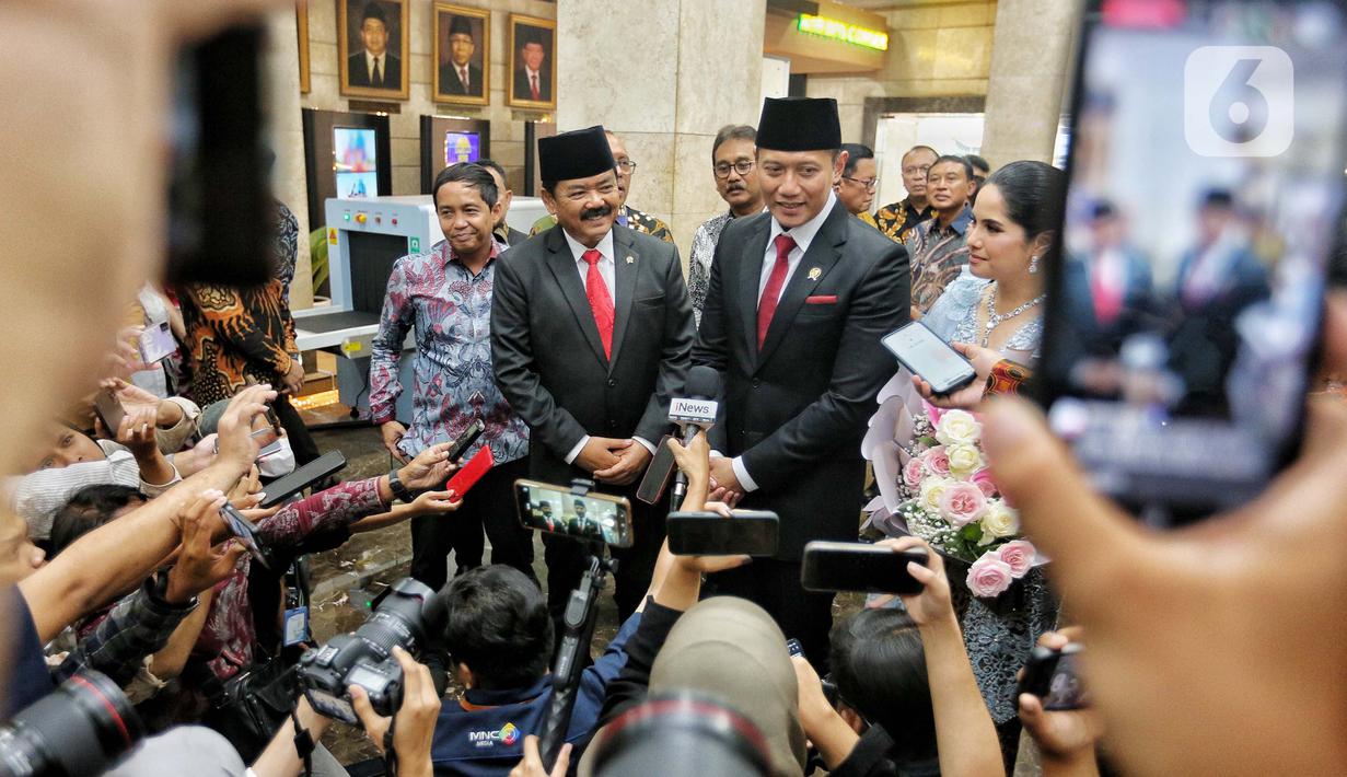 Presiden Joko Widodo melantik Agus Harimurti Yudhoyono menjadi Menteri ATR/Kepala BPN di Istana Negara, Jakarta, Rabu (21/2/2024). (Liputan6.com/Angga Yuniar)
