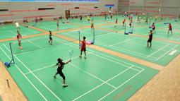 Suasana latiah di GOR PB Jaya Raya, Pd. Sawah Indah, Sawah Lama (23/3/2018). PB Jaya Raya tengah menyiapkan diri untuk kejuaraan Junior Grand Prix 3-8 April 2018. (Bola.com/Nick Hanoatubun)