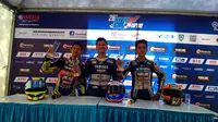 Pembalap tim YMH Yamalube NHK Daffa Krisna menjuarai kelas YCR 3 di Yamaha Cup Race seri Kebumen, Jawa Tengah, Minggu (6/8/2017). (Liputan6.com/Lutfhie Febrianto)
