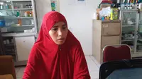 Zamira bersama 6 anaknya diusir dari kontrakan. Suaminya disebut lulusan Gontor. (Liputan6.com/Ady Anugrahadi)