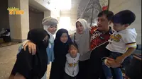 Irfan Hakim antar anak kembarnya masuk pesantren (Youtube/deHakims Story)