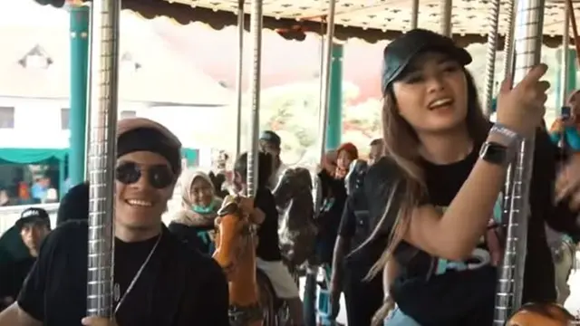 Cium Tangan di Bandara, Ini 6 Momen Mesra Atta Halilintar dan Aurel Hermansyah